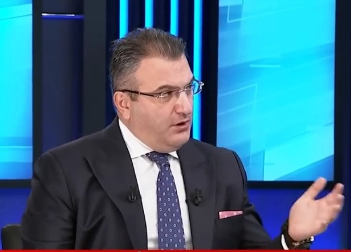 Cem Küçük'ün canlı yayınında duyuruldu: Biraz moraller bozulabilir