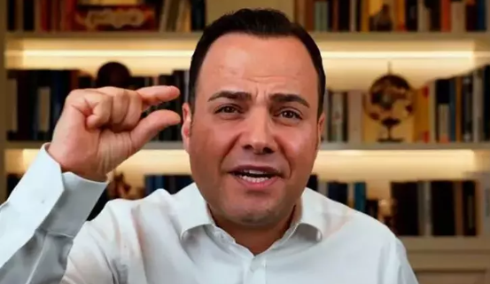 Foto - Cem Küçük'ün iddiası sosyal medyayı salladı: Yeni banka müdürü o ismi görevinden aldı