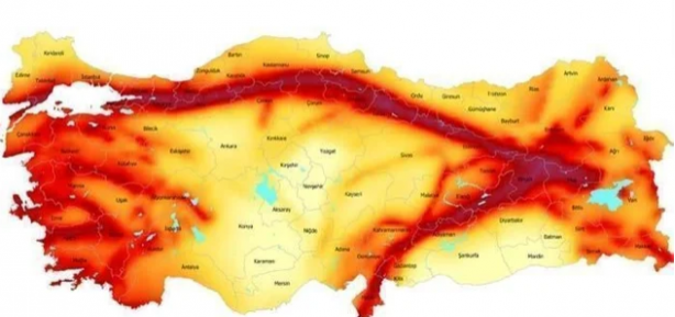 Foto - Cem Küçük’ün programında müthiş itiraf: Deprem uzmanı açıkça uyardı! İstanbul depreminde 2 ilçe denize kayacak! Herkesi şaşırtacak açıklama: