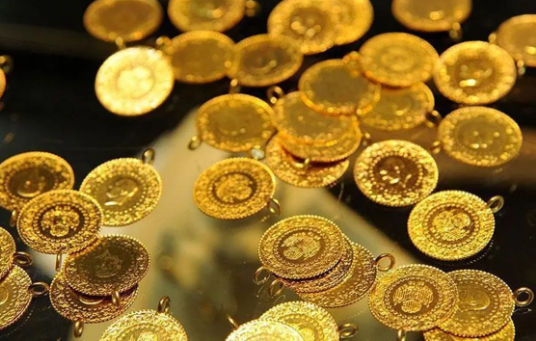 Foto - Cem Küçük'ün programında emekliler için 15 bin lira sözleri