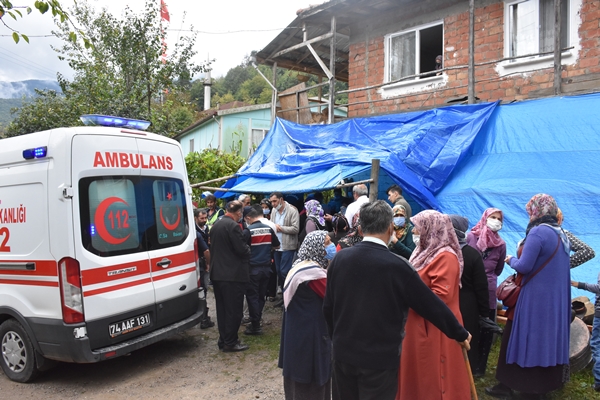 Foto - Cenaze evinde balkon çöktü: Çok sayıda yaralı var