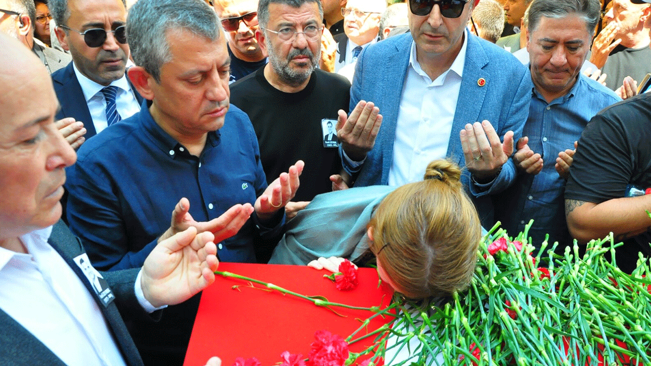 Foto - Cenaze töreninden görüntüler! Ferdi Zeyrek toprağa verildi