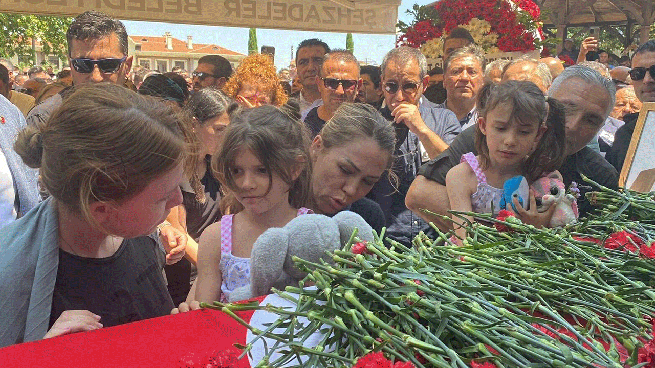 Foto - Cenaze töreninden görüntüler! Ferdi Zeyrek toprağa verildi