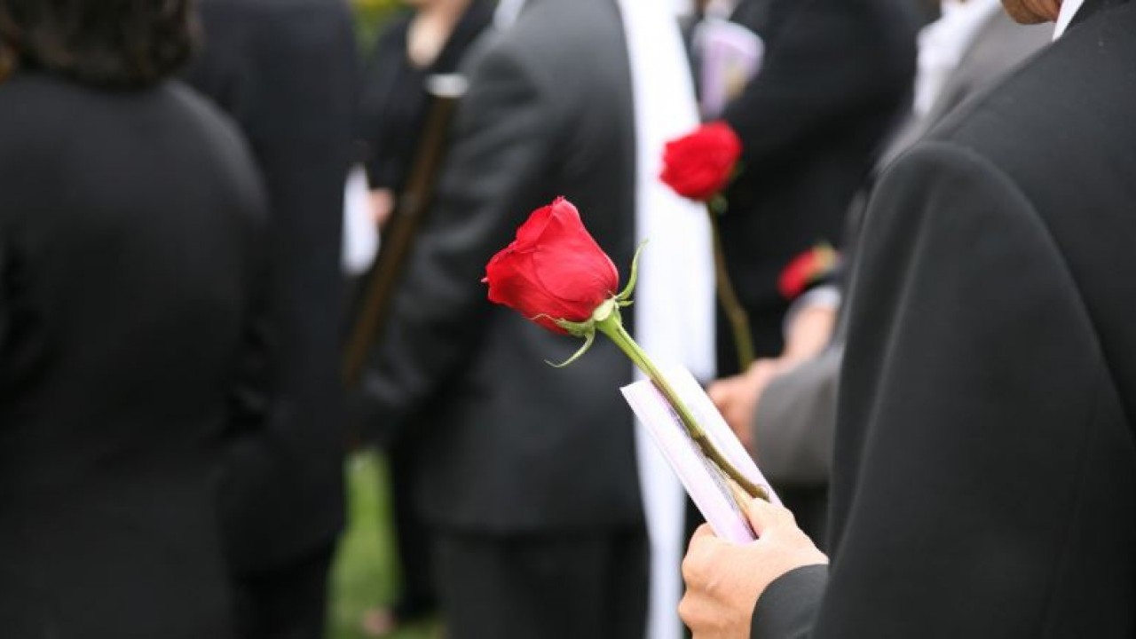Foto - Cenazede siyah giyinenler dikkat! Kimse bilmiyor, şok gerçek ortaya çıktı