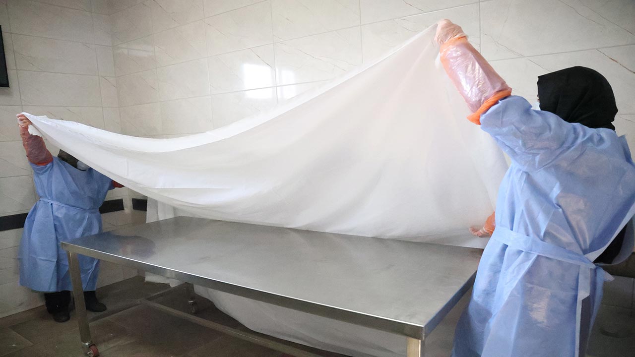 Foto - Cenazeleri yıkarken yüzlerine bakmıyorlar… Gassal çok ilginç nedenini anlattı!