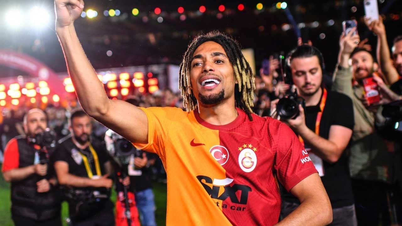 Foto - "Cenazemde Kur’an okunsun yeter" demişti! Müslüman olduğunu açıklayan eski Galatasaraylı Boey, son kararıyla bu defa üzdü
