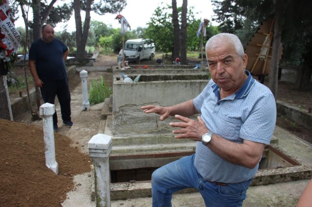 Foto - Cenazeyi gömmeye hazırlanırken küçük dillerini yuttular! Ölmeden önce kabristanına öyle bir sistem kurmuş ki, herkes şaştı kaldı