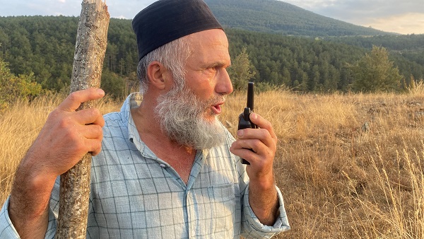 Foto - Cep telefonları çekmeyince çareyi onda buldular! Bu köyde iletişim böyle kuruluyor