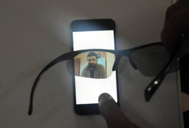 Foto - Cep telefonunun ekranını görünmez yaptı!