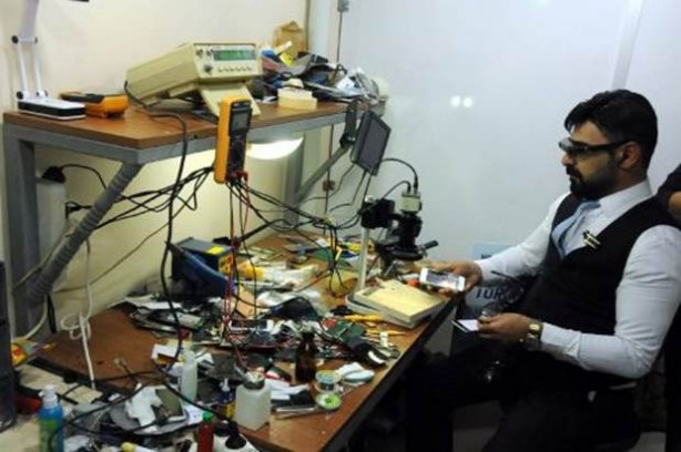 Foto - Cep telefonunun ekranını görünmez yaptı!