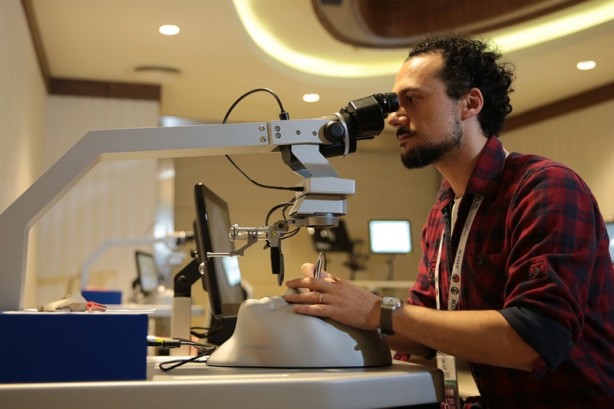 Foto - Cerrahi simülasyon eğitimi göz ameliyatlarındaki başarıyı artırıyor