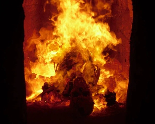 Foto - Cesedin yakılması sırasında bedende neler oluyor?