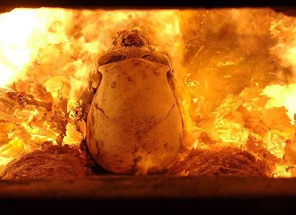 Foto - Cesedin yakılması sırasında bedende neler oluyor?