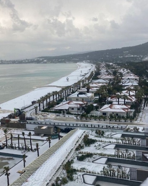 Foto - Çeşme, nisan ayında beyaza büründü