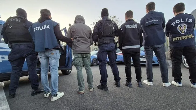 Çete reisinden savcıya suikast talimatı! 