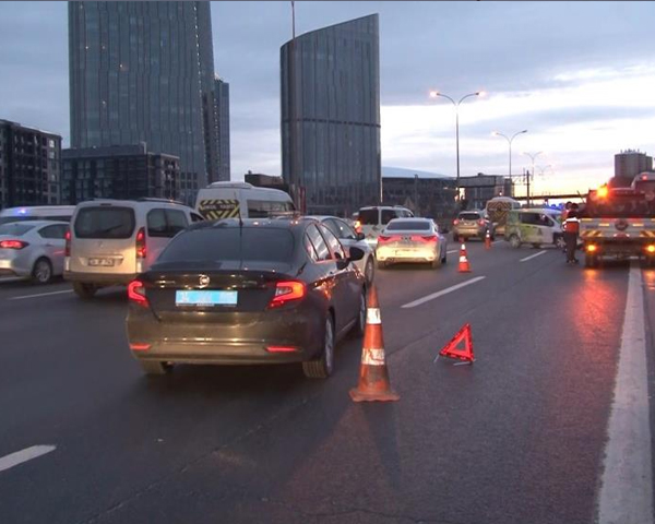 Foto - Çevik Kuvvet aracına çarptı! Feci kaza