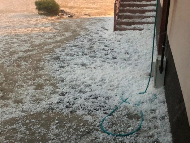 Foto - Ceviz büyüklüğünde dolu yağdı! Ortalık beyaza büründü