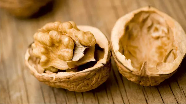 Foto - Ceviz kabuğunu sakın atmayın! İnanılmaz bir etkisi var... Hiçbir uzmanın bahsetmediği harika bilgi...