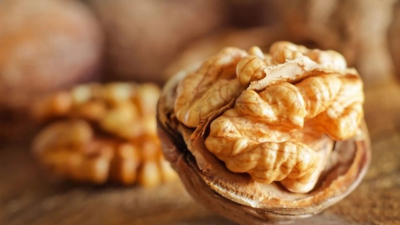 Foto - Ceviz tüketerek kalbinizi koruyun!