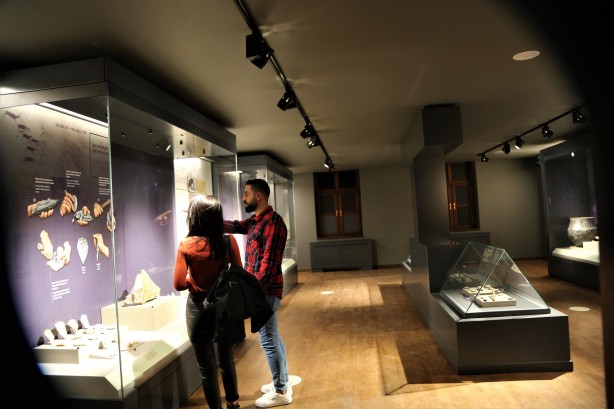 Foto - Çevre illerden bile ziyaretçi var! Eski kışlaya giden gidene