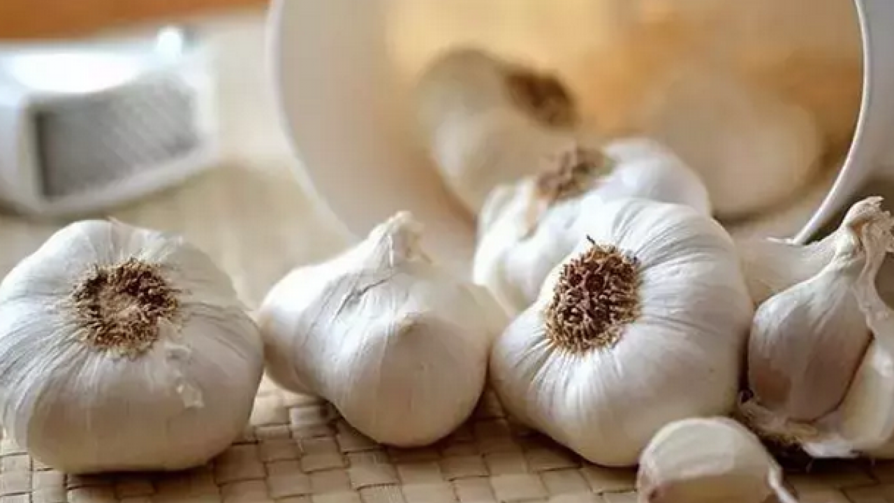 Foto - Çeyrek bardağı bile damardaki kolesterolü silip atıyor! Kabuğunu limonla kaynatınca vücudu zımba gibi yapıyor!