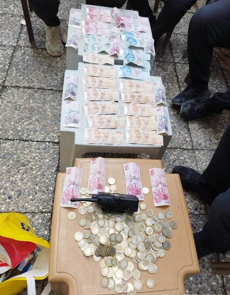 Foto - Cezalar onu durdurmuyor! Dilencinin 2 saatte topladığı para şaşırttı