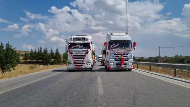 Foto - Cezayı yiyip halaya gittiler! Polis çevirmesine takılan düğün konvoyu