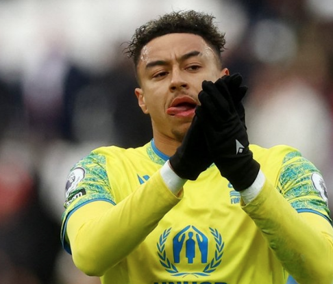 Foto - Chamberlain kendi geldi şimdi de futbolcu için aracı oldu! Vay ki vay...