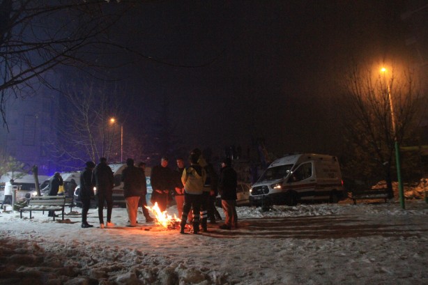 Foto - Charlie Hebdo dergisinden skandal Türkiye depremi karikatürü! Böyle kansızlık görülmedi