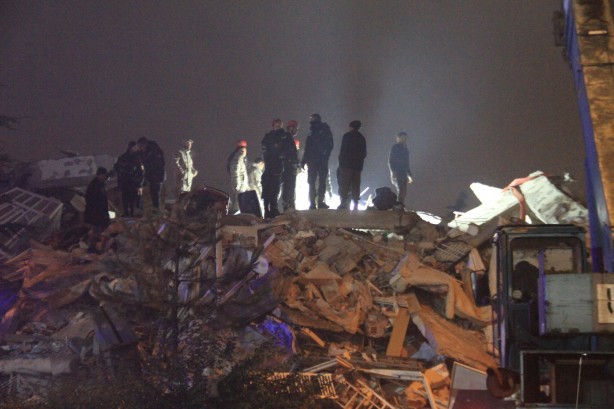 Foto - Charlie Hebdo dergisinden skandal Türkiye depremi karikatürü! Böyle kansızlık görülmedi