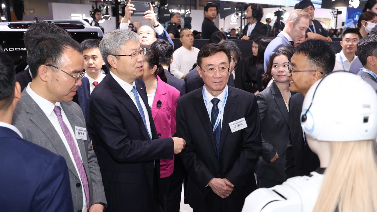 Foto - Chery AiMOGA robotlarıyla teknoloji şovu yaptı! Yenilikçi vizyonuyla fuarın yıldızı oldu