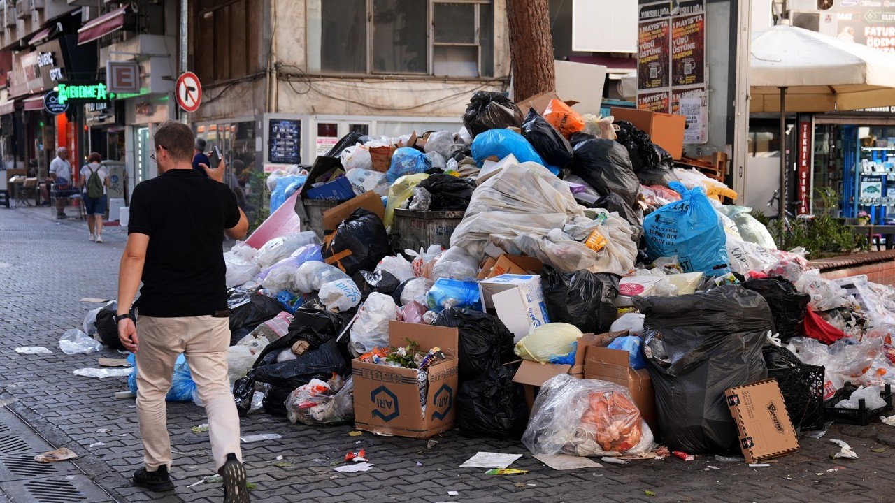Foto - CHP belediyeciliği bir halk sağlığı meselesi: Vatandaşlar çöp yığınları arasında kaldı! İzmirli CHP ile çöplüğe mahkûm