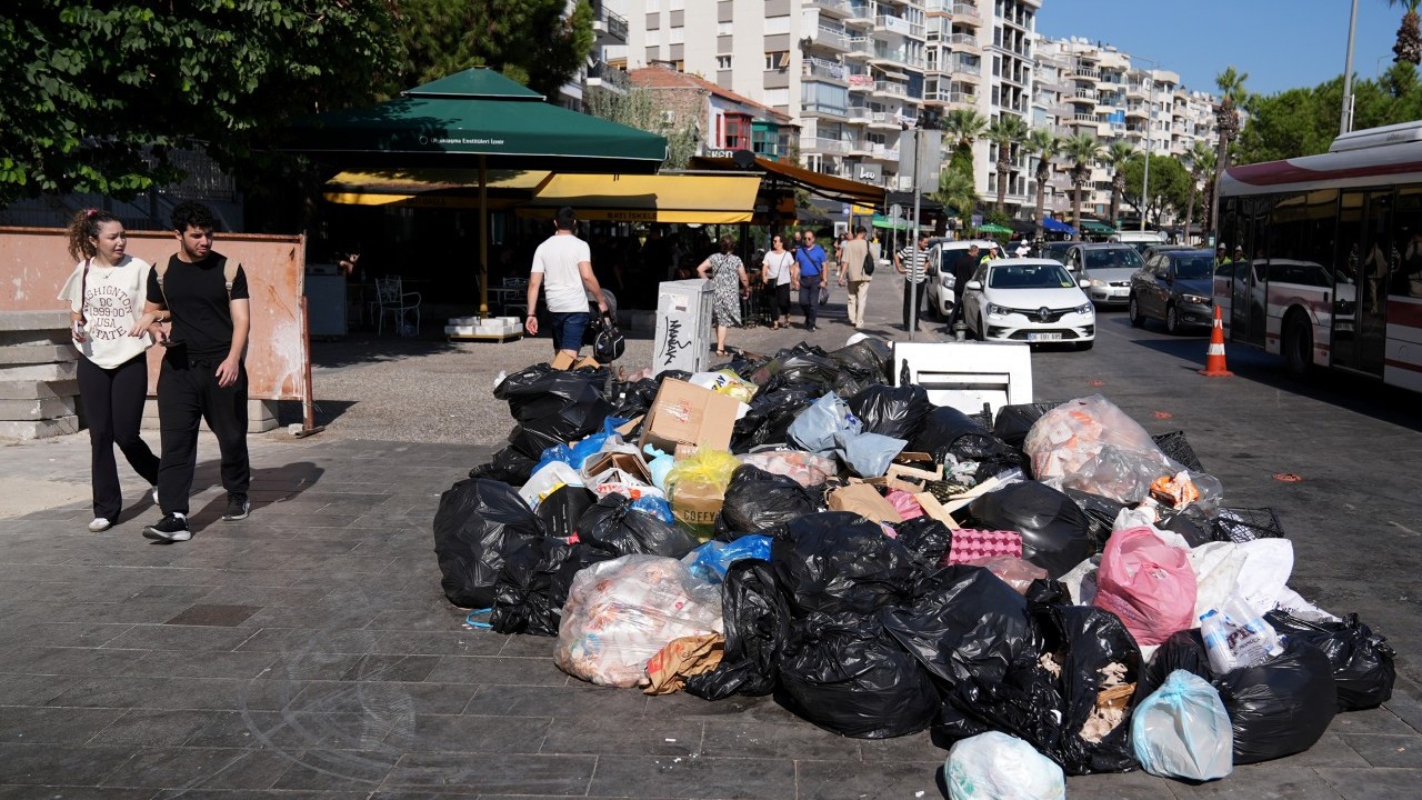 Foto - CHP belediyeciliği bir halk sağlığı meselesi: Vatandaşlar çöp yığınları arasında kaldı! İzmirli CHP ile çöplüğe mahkûm