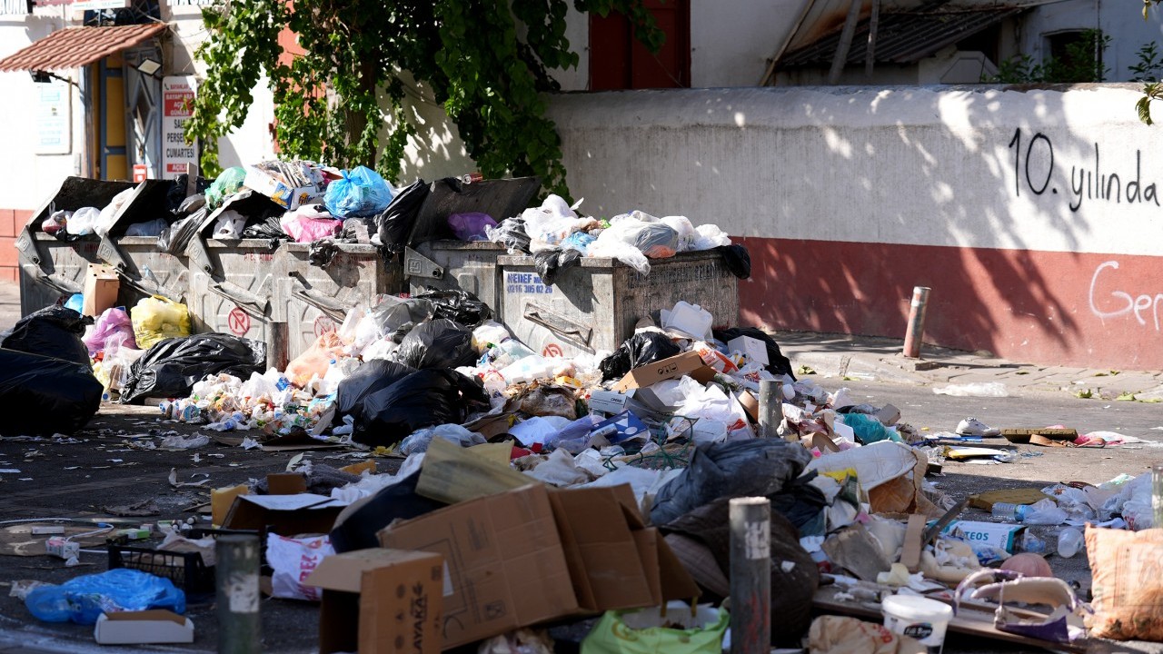 Foto - CHP belediyeciliği bir halk sağlığı meselesi: Vatandaşlar çöp yığınları arasında kaldı! İzmirli CHP ile çöplüğe mahkûm