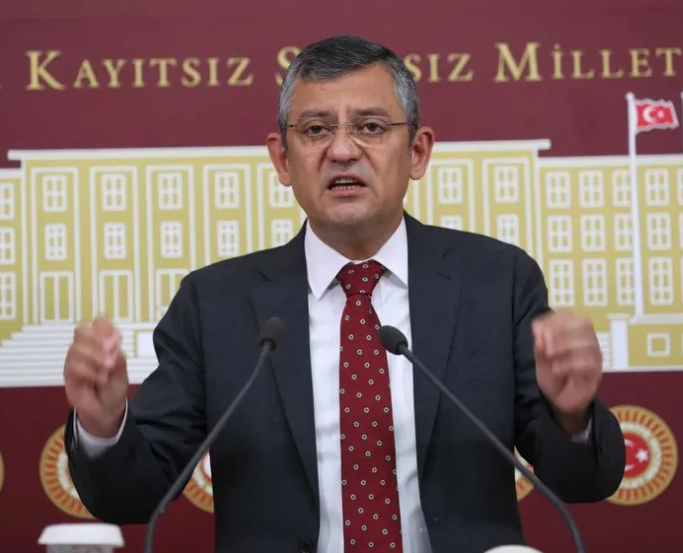 CHP birbirini yemeye başladı! Özgür Özel motorları yaktı