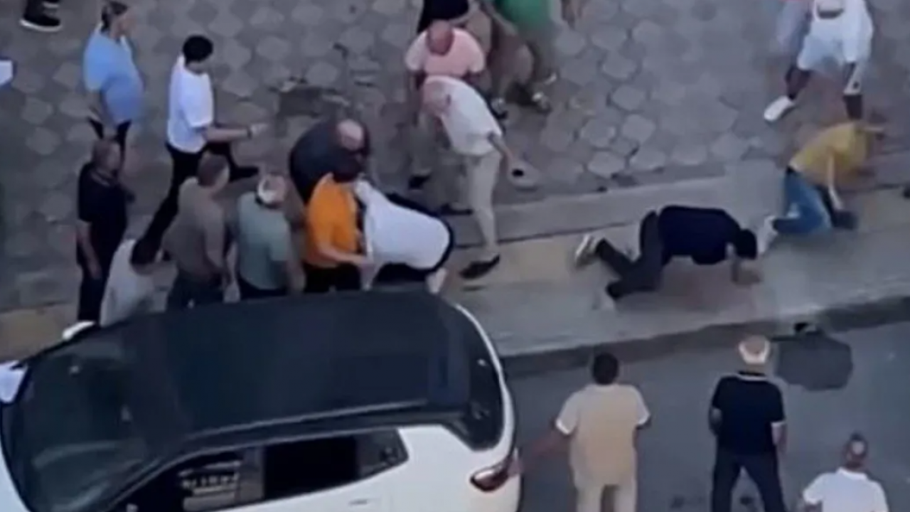 Foto - CHP demek TEKME, TOKAT, KÜFÜR demektir! Kongrede ortalık toz duman oldu! Küfürler ve yumruklar havada uçuştu