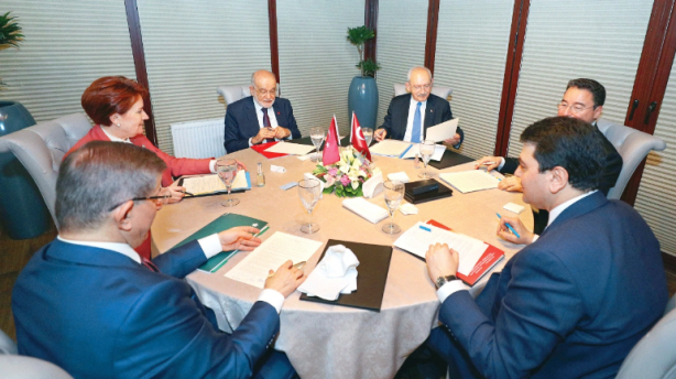 Foto - CHP FETÖ’ye grup kurduruyor