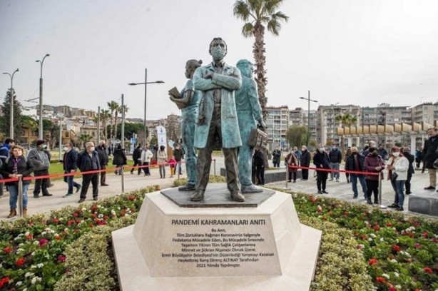 Foto - CHP heykel sevdasından vazgeçmiyor! İzmir Büyükşehir Belediyesi'nden yeni ucubeler