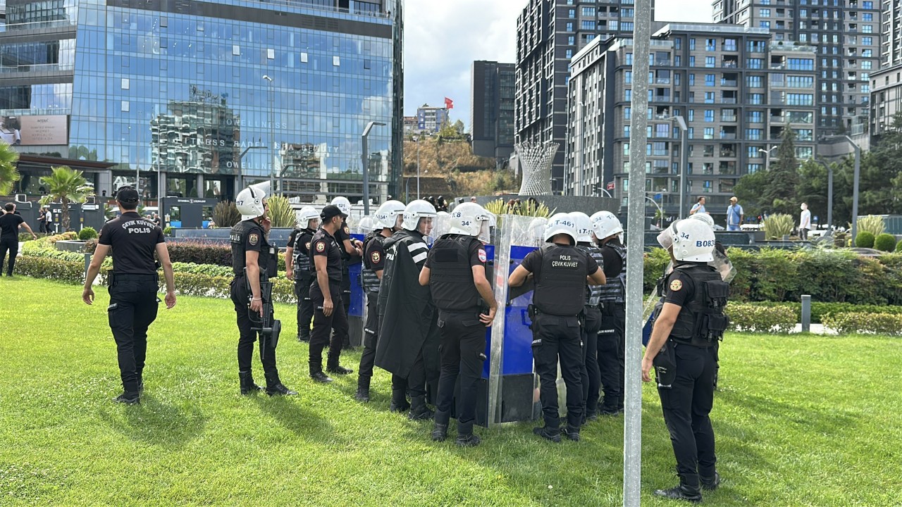 Foto - CHP İstanbul İl Başkanlığı'nda sıcak saatler! Polis müdahale etti, çok sayıda gözaltı var