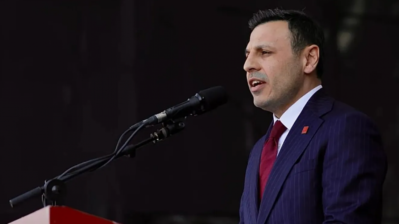 Foto - CHP İstanbul Kongresi'nde gündem olan protesto! Özgür Çelik'in üstünü çizdiler