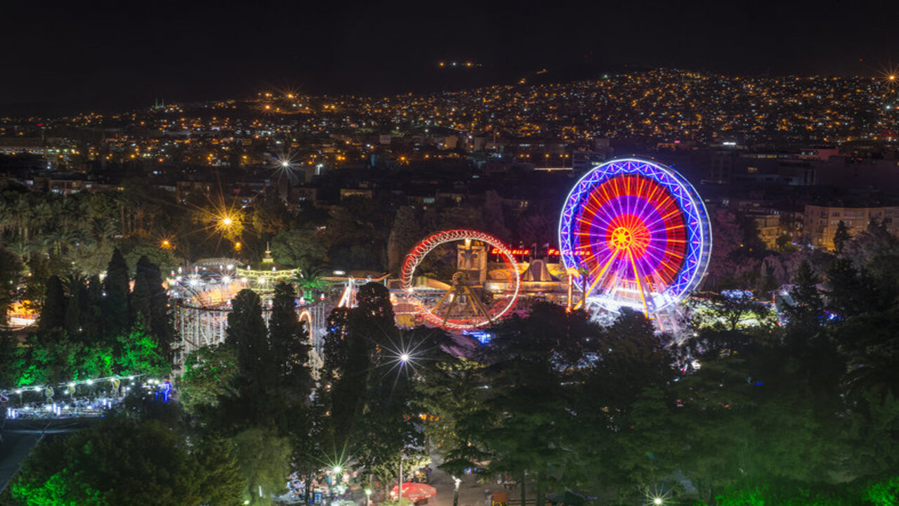 CHP, İzmir’in simgesi olan lunaparkı kaldırılıyor