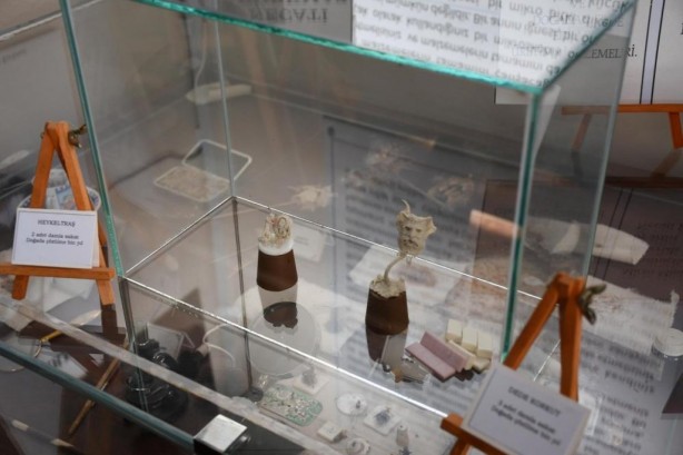 Foto - CHP kendisini geliştirdi! Heykelde 'teknolojik' hamle! 