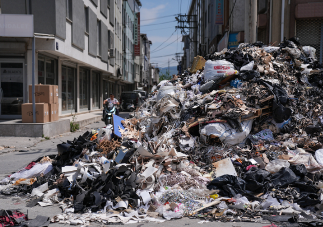 Foto - CHP kokmaya başladı! İzmir’in çöpü ya da lağım suyu ile açıklanacak cinsten bir koku değil 