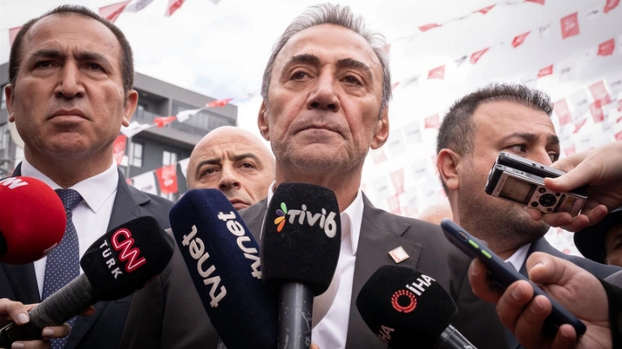 Foto - CHP kurultayında Özgür Özel ile tartışan Berhan Şimşek’ten şok açıklamalar! Meğer neler dönmüş neler