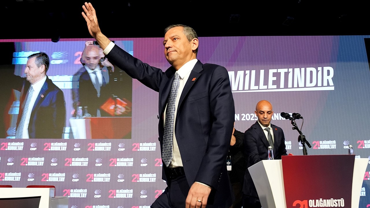 Foto - CHP kurultayında Özgür Özel ile tartışan Berhan Şimşek’ten şok açıklamalar! Meğer neler dönmüş neler