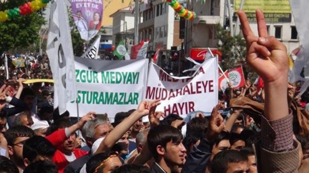 Foto - CHP, MHP, HDP ve Saadet'ten ortak 'paralel' pankart