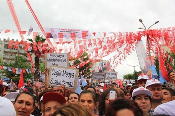 Foto - CHP, MHP, HDP ve Saadet'ten ortak 'paralel' pankart