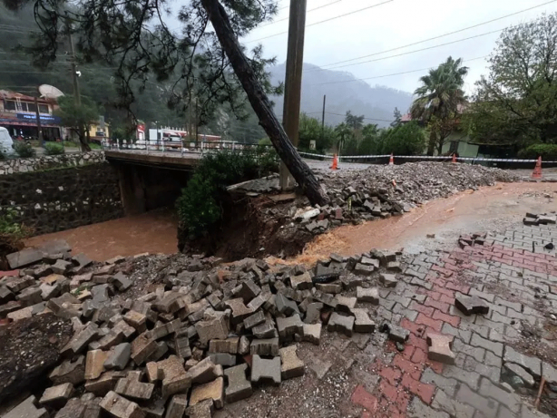 Foto - CHP Muğla’da bir enkaz bıraktı! 25 yılda alt yapı, su sorununu çözemedi