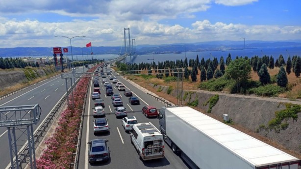 Foto - CHP olsaydı yüzerek giderlerdi! 'Gereksiz köprü'ye bayram akını