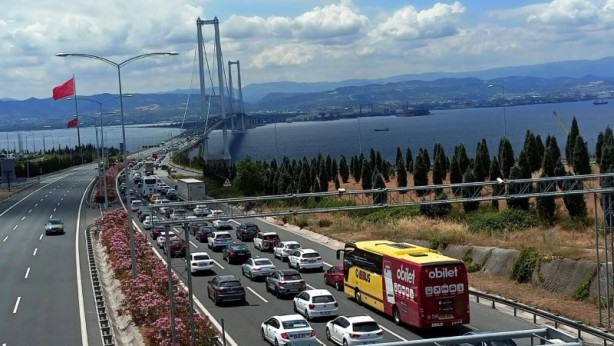 Foto - CHP olsaydı yüzerek giderlerdi! 'Gereksiz köprü'ye bayram akını